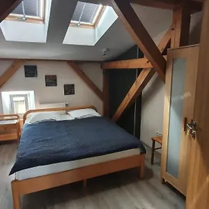 https://pentagos-centrum.poznan-hotels.com